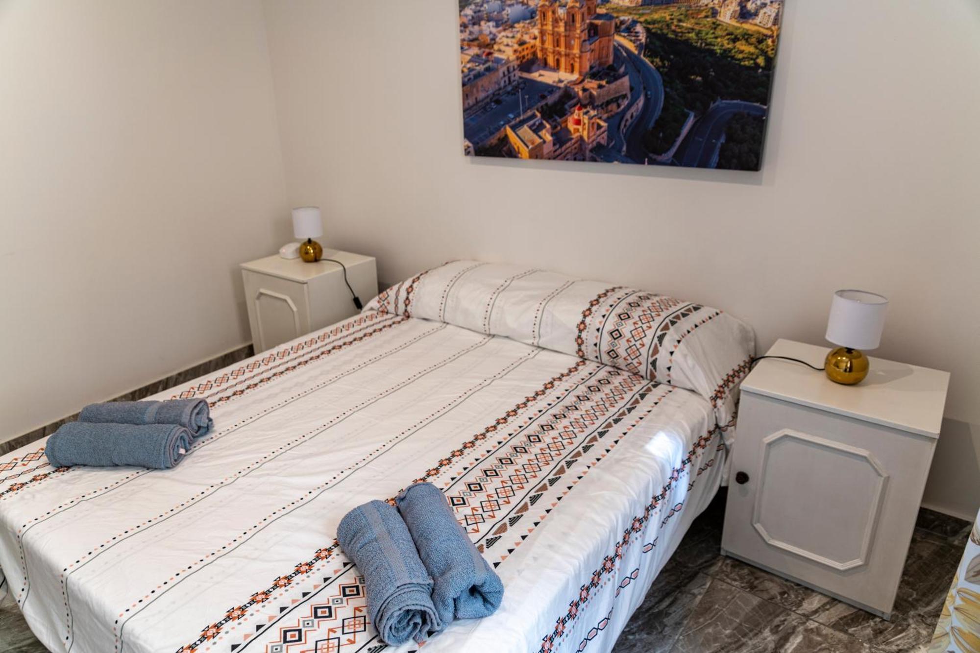 Spacious Townhouse With A Terrace Overlooking Valletta's Grand Harbor بيت للعطل *