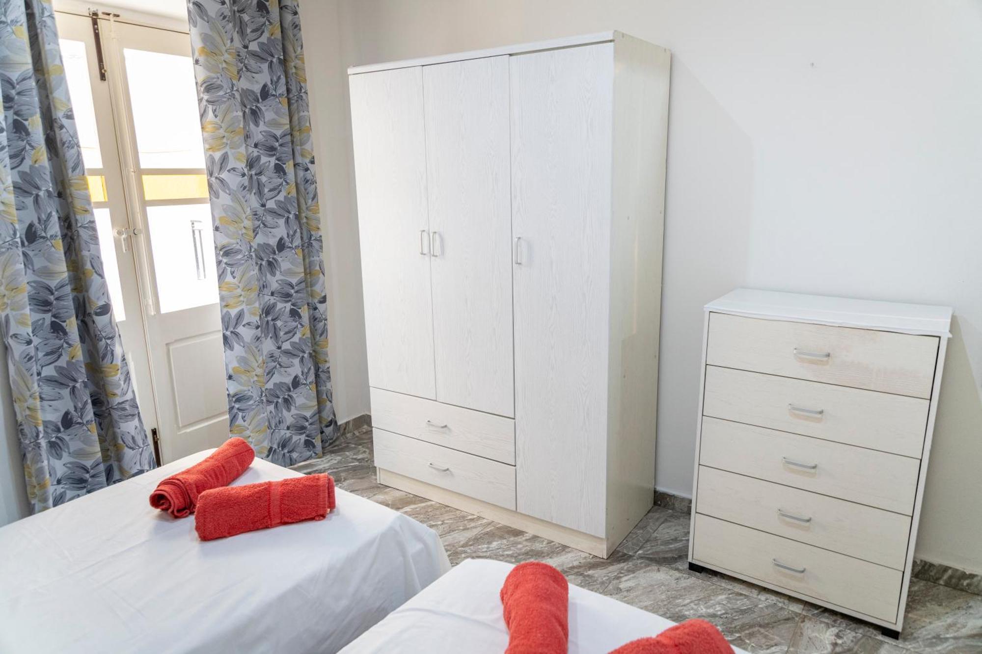 Renovated Historic 4 Bedroom 4 Bathroom Townhouse In With Valletta Views Over Maltas Grand Harbour * Isla