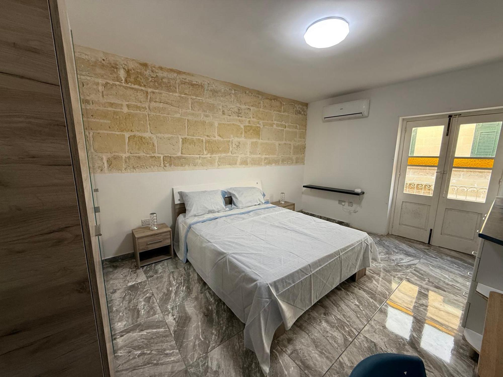 Renovated Historic 4 Bedroom 4 Bathroom Townhouse In With Valletta Views Over Maltas Grand Harbour * Isla