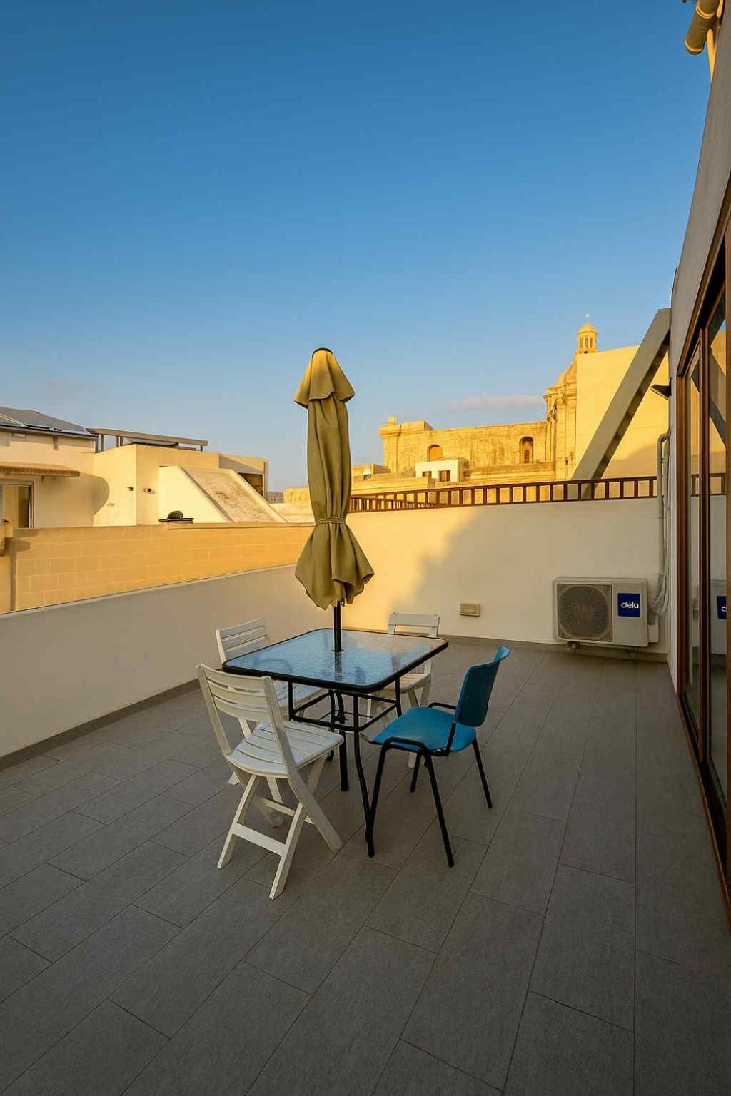 Spacious Townhouse With A Terrace Overlooking Valletta's Grand Harbor * سنجليا