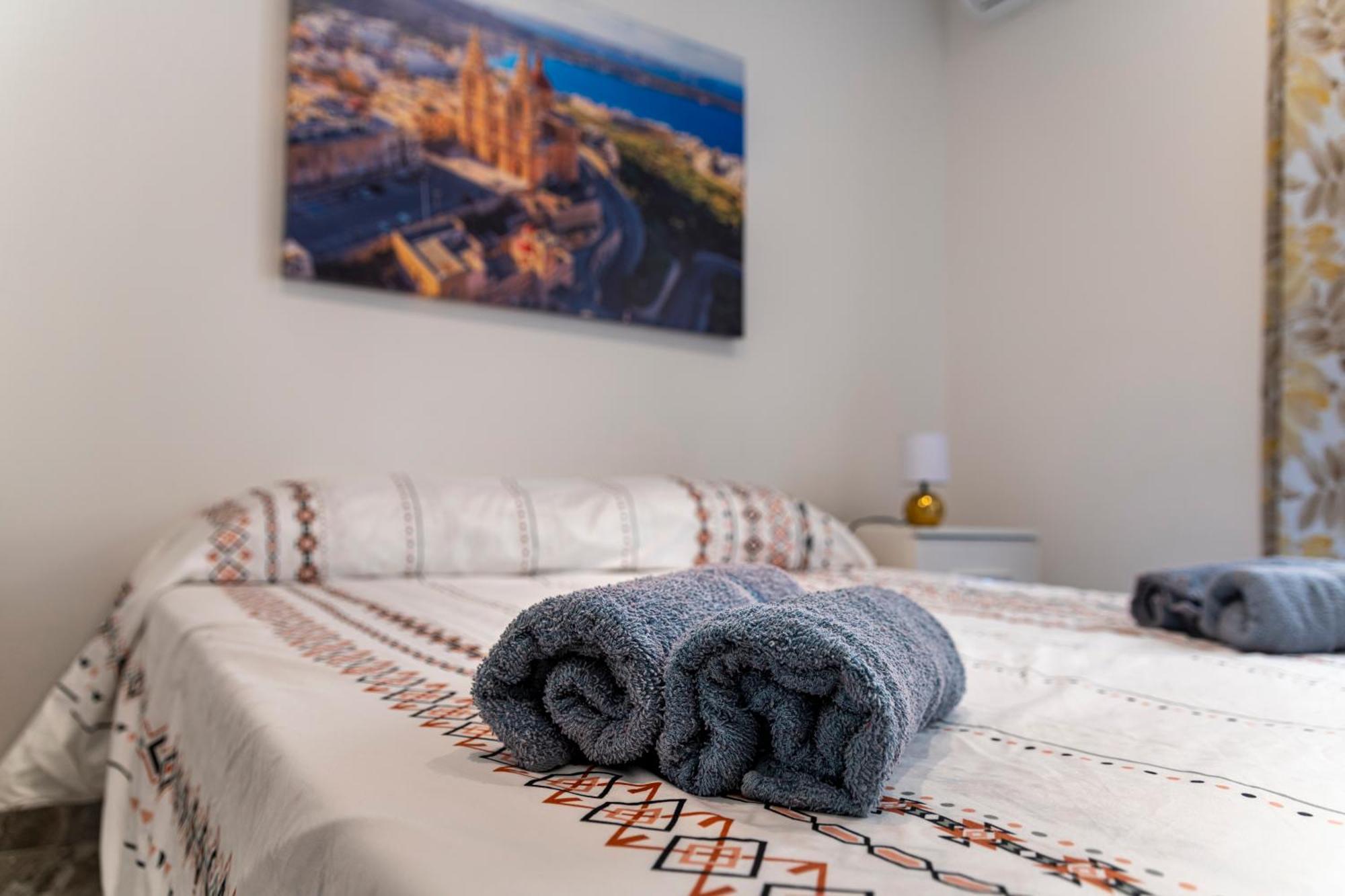 Ferienhaus Renovated Historic 4 Bedroom 4 Bathroom Townhouse In With Valletta Views Over Maltas Grand Harbour